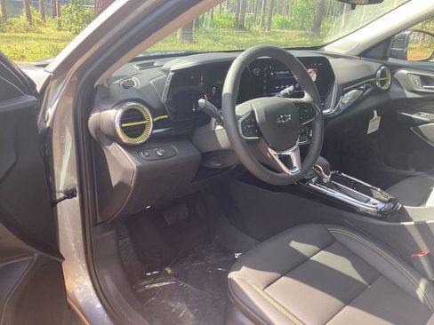 New 2026 Chevrolet Trax ACTIV w/ Sunroof Package FWD image 11