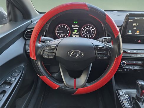 Used 2019 Hyundai Veloster 2.0 Premium image 23