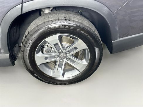 Used 2025 Honda Pilot EX-L image 11