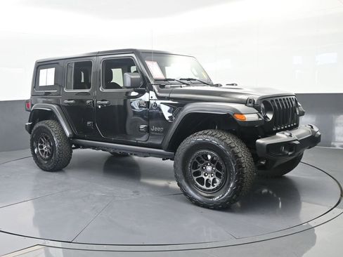 Used 2022 Jeep Wrangler Unlimited Sport w/ Xtreme Recon 35" Tire Package AWD/4WD image 8