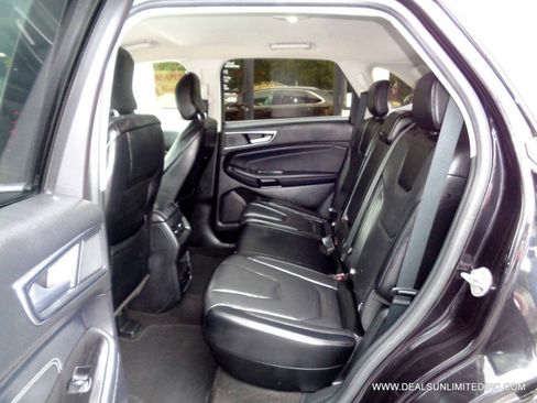 Used 2019 Ford Edge Titanium AWD/4WD image 17