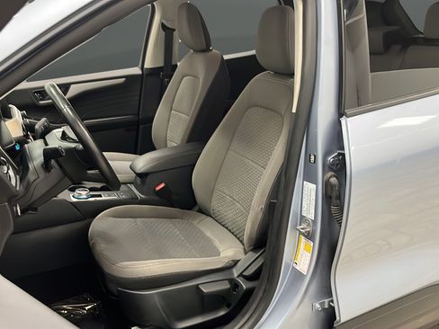 Used 2022 Ford Escape SE w/ Cold Weather Package AWD/4WD image 9