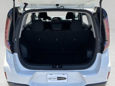Used 2023 Kia Soul LX w/ LX Technology Package FWD image 22