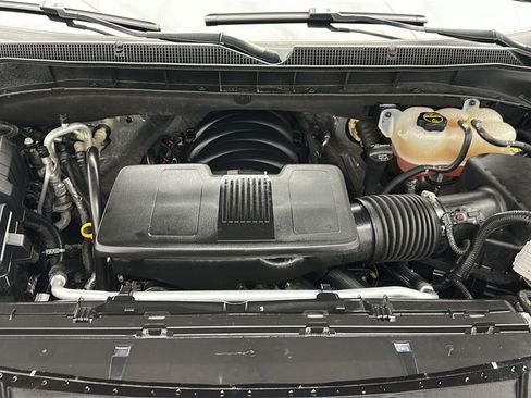 Used 2025 Chevrolet Suburban Z71 AWD/4WD image 22