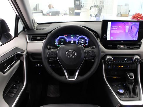 Used 2023 Toyota RAV4 Limited AWD/4WD image 22