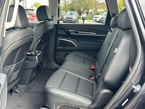 New 2025 Kia Telluride LX image 13