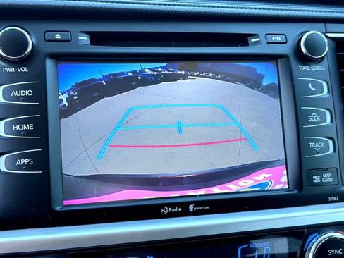 Used 2015 Toyota Highlander XLE image 21