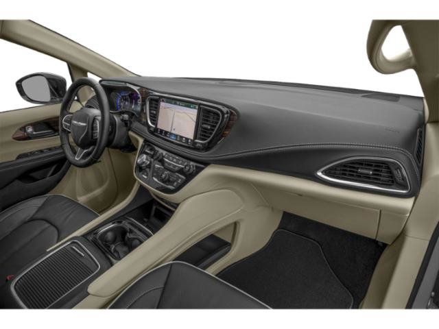 Certified 2024 Chrysler Pacifica Limited w/ Uconnect Theater Family Group AWD/4WD image 15