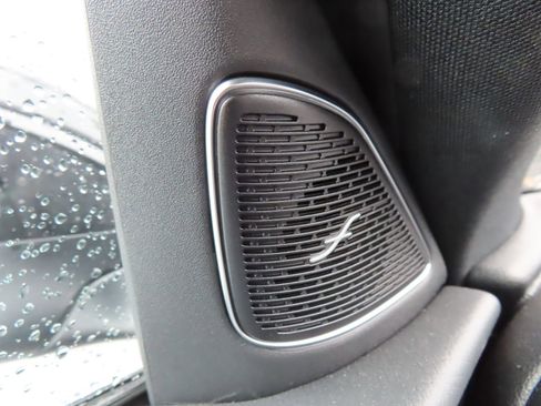 Used 2025 Mercedes-Benz C 300 4MATIC Sedan image 14