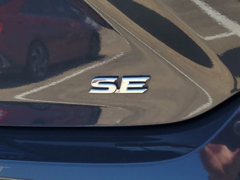 Used 2025 Toyota Camry SE image 6