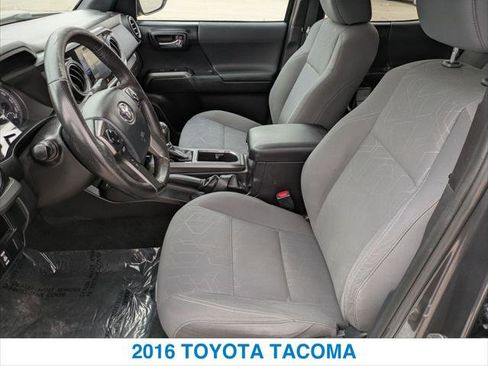 Used 2016 Toyota Tacoma TRD Off-Road image 20