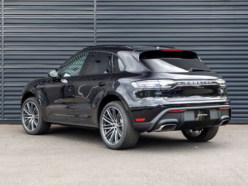 Used 2025 Porsche Macan image 3