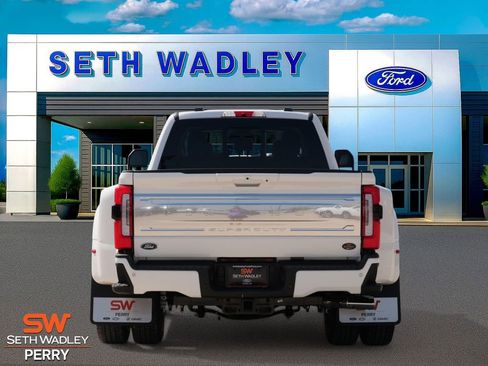 Certified 2026 Ford F350 Platinum w/ Platinum Plus Package image 5