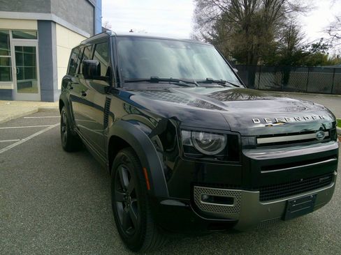 Used 2023 Land Rover Defender 130 X-Dynamic SE AWD/4WD image 71