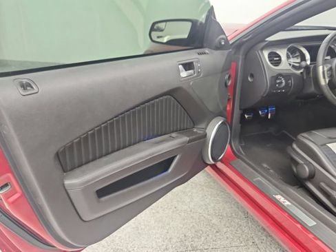 Used 2013 Ford Mustang Shelby GT500 RWD image 29