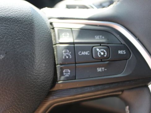 Used 2024 Jeep Grand Cherokee Altitude AWD/4WD image 23