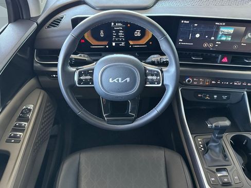 Used 2026 Kia Carnival FWD image 31