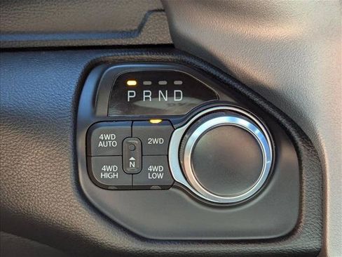 Used 2022 RAM 1500 Big Horn AWD/4WD image 11