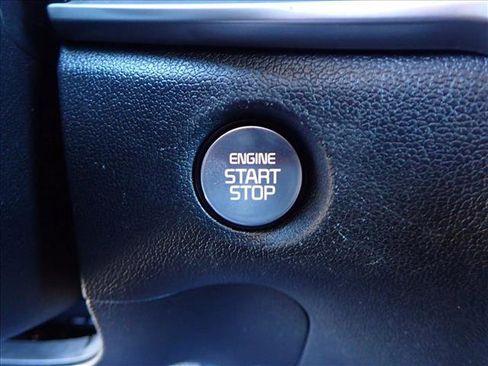 Used 2024 Kia Sorento S image 24