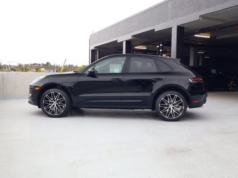 New 2026 Porsche Macan AWD/4WD image 2