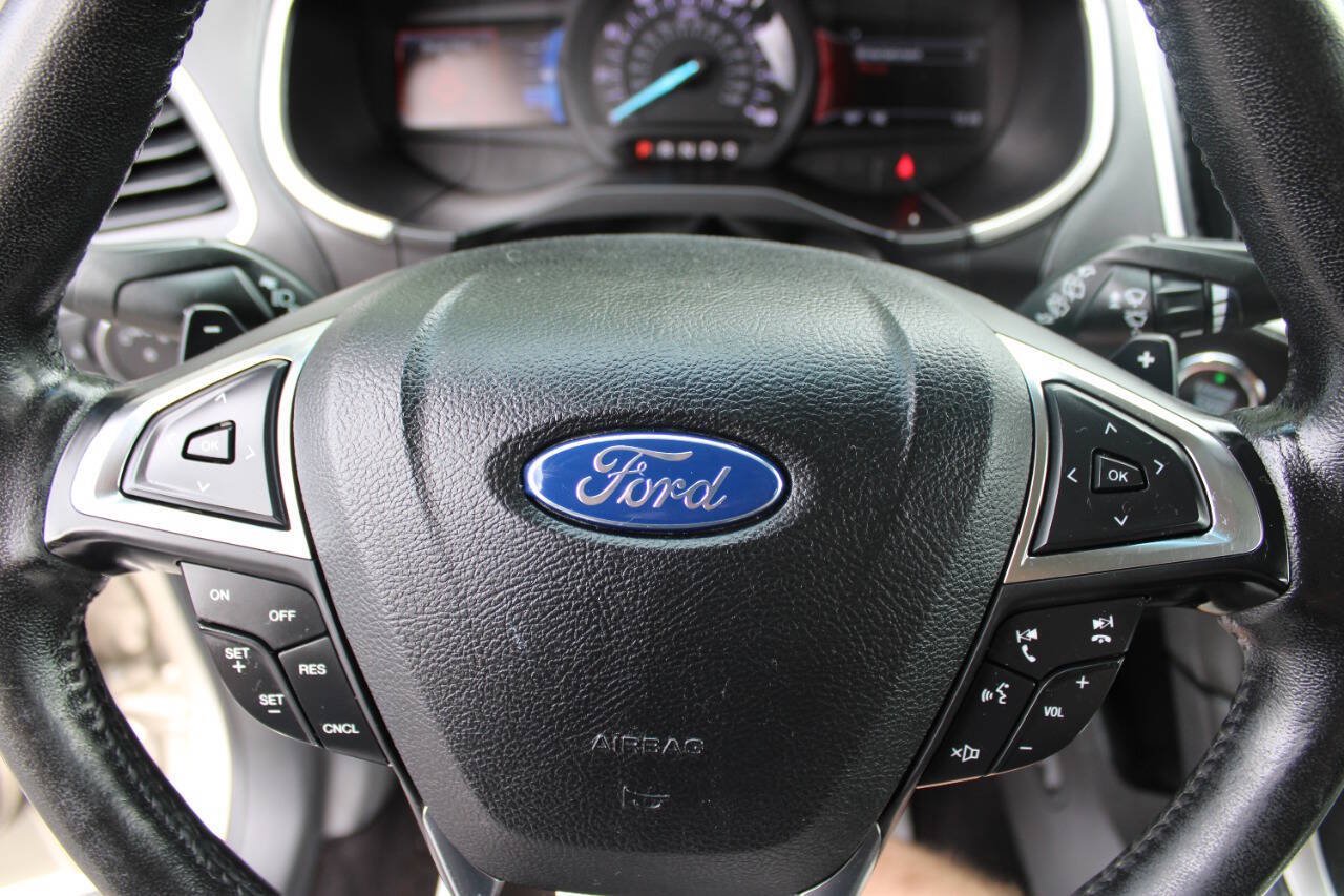 Used 2017 Ford Edge SEL w/ Equipment Group 201A AWD/4WD image 10