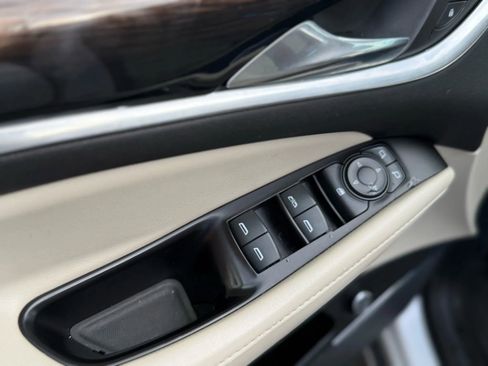 Used 2019 Buick Enclave Essence image 22