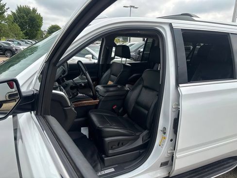 Used 2018 Chevrolet Suburban Premier AWD/4WD image 22
