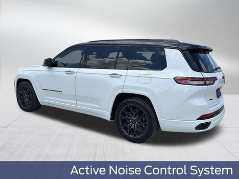 Used 2023 Jeep Grand Cherokee L Summit AWD/4WD image 11