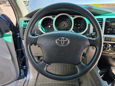Used 2004 Toyota 4Runner SR5 image 34
