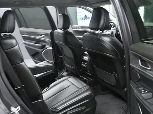 Used 2021 Jeep Grand Cherokee L Limited AWD/4WD image 26