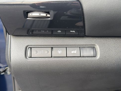 New 2026 Nissan Pathfinder SV image 20