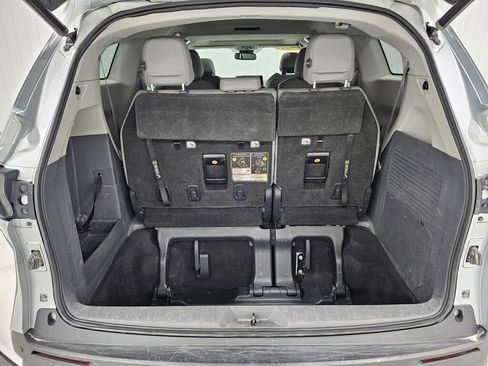 Used 2021 Toyota Sienna XLE w/ XLE Plus Package image 18
