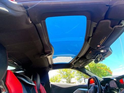 Used 2021 Chevrolet Corvette Stingray Preferred Cpe w/ Engine Appearance Package RWD image 22