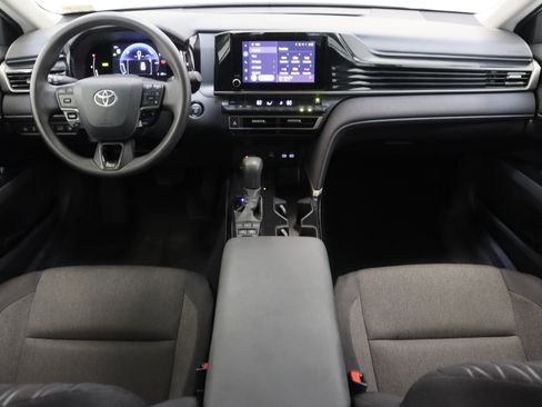 Used 2025 Toyota Camry LE FWD image 29