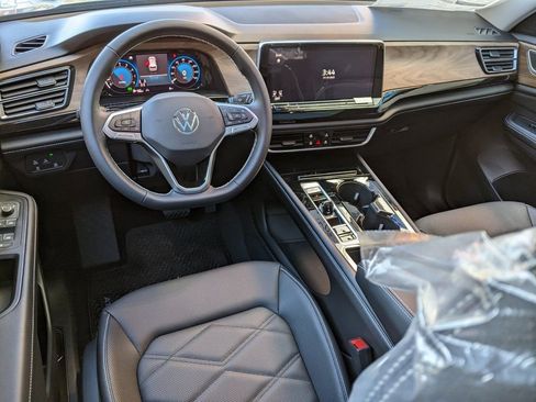 New 2026 Volkswagen Atlas SE FWD image 12