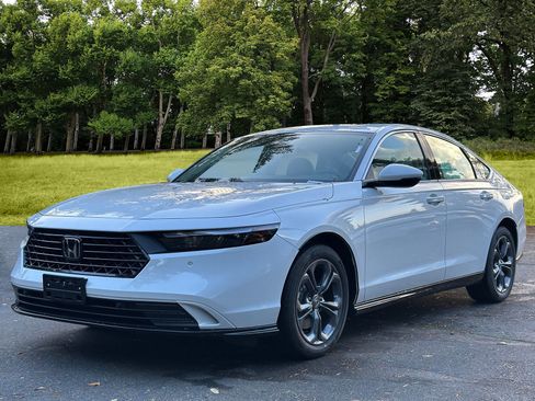 New 2025 Honda Accord EX-L image 3