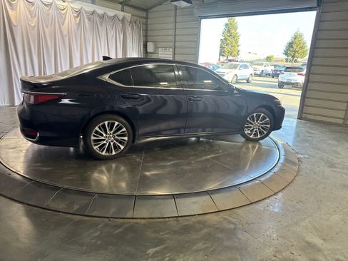 Used 2020 Lexus ES 300h w/ Premium Package FWD image 4
