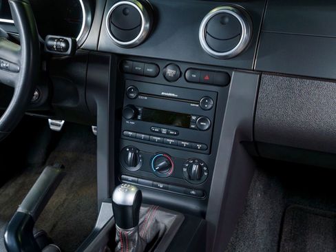 Used 2007 Ford Mustang Shelby GT500 RWD image 7