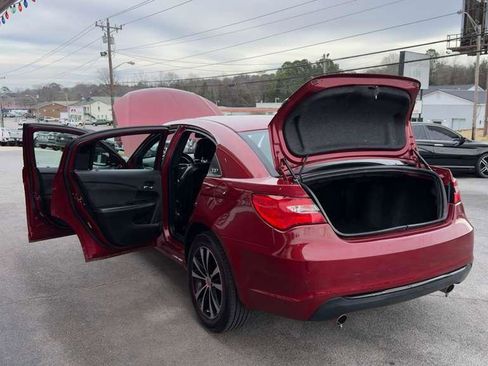 Used 2014 Chrysler 200 Limited w/ Sun/Sound Group image 31