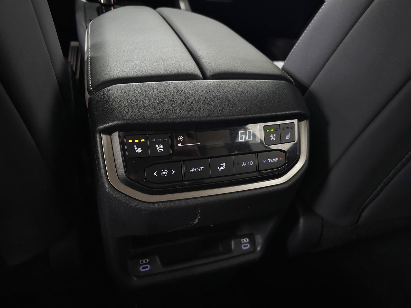 Used 2024 Lexus TX 500h AWD w/ Technology Package image 33