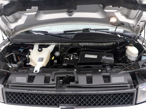 Used 2020 Chevrolet Express 3500 LT w/ LT Preferred Equipment Group RWD image 31