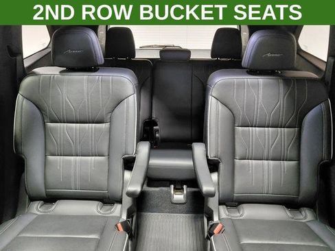 Used 2025 Buick Enclave Avenir AWD/4WD image 5