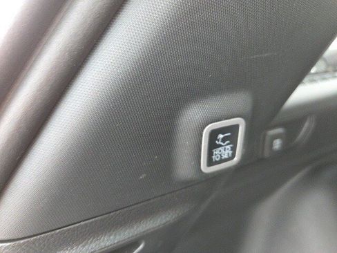 Used 2025 Jeep Grand Cherokee Limited w/ Luxury Tech Group II image 7