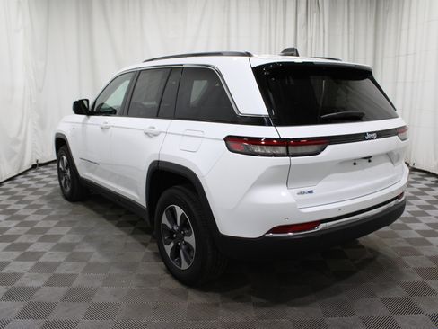 Used 2022 Jeep Grand Cherokee Limited 4xe image 38