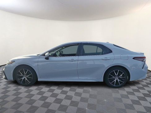 Used 2023 Toyota Camry SE image 7