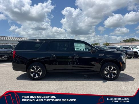 New 2026 GMC Yukon XL AT4 w/ AT4 Premium Plus Package AWD/4WD image 8