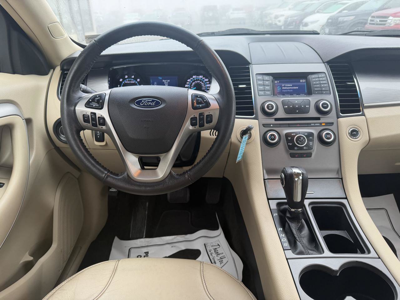 Used 2018 Ford Taurus SEL FWD image 12