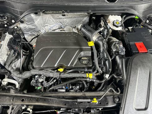Used 2025 Chevrolet Trax LS FWD image 31