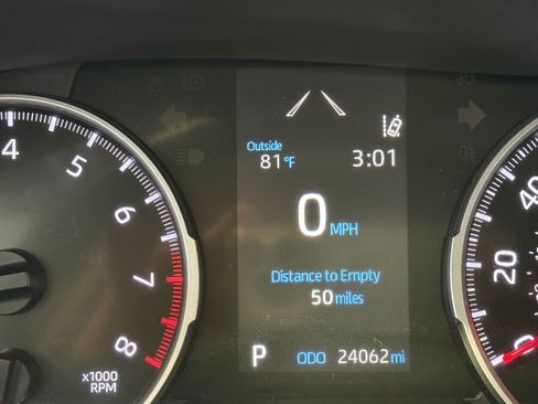 Used 2022 Toyota RAV4 LE image 23