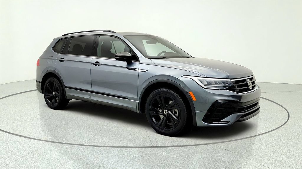 Used 2023 Volkswagen Tiguan SE R-Line FWD image 3